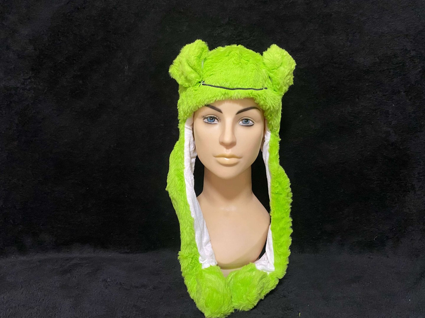 Frog Beanie with moving ears