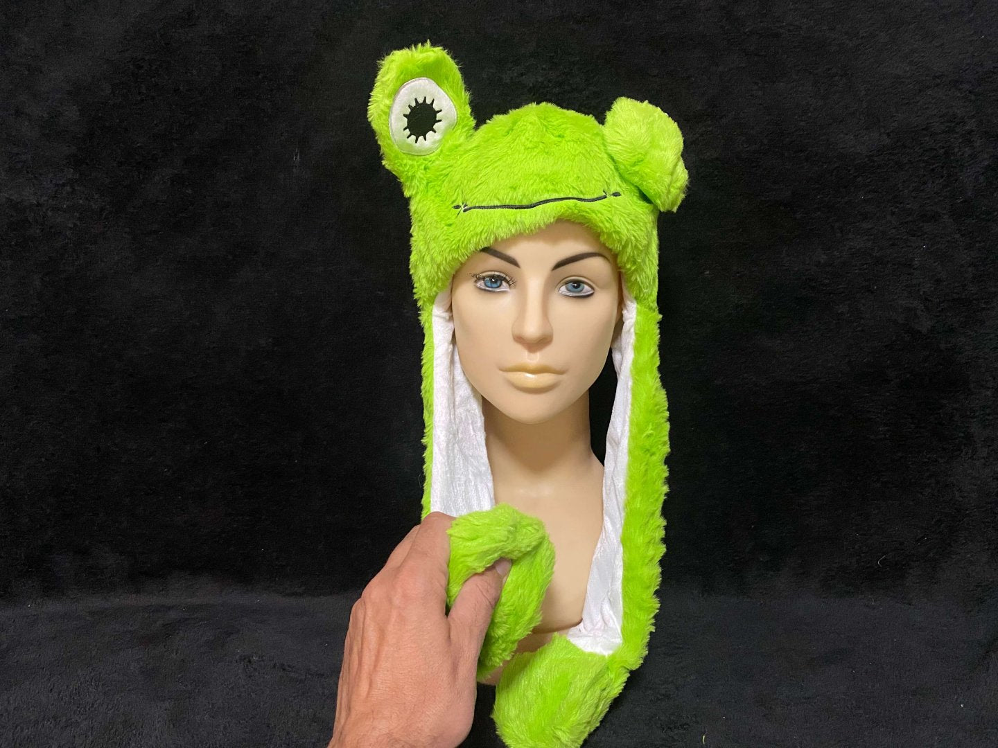 Frog Beanie with moving ears